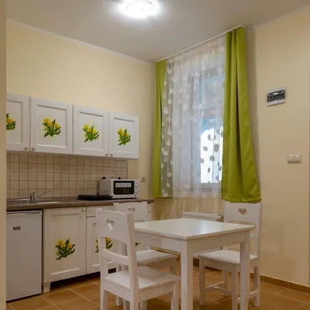 Πανσιόν Balzsam Apartmanhaz Harkány